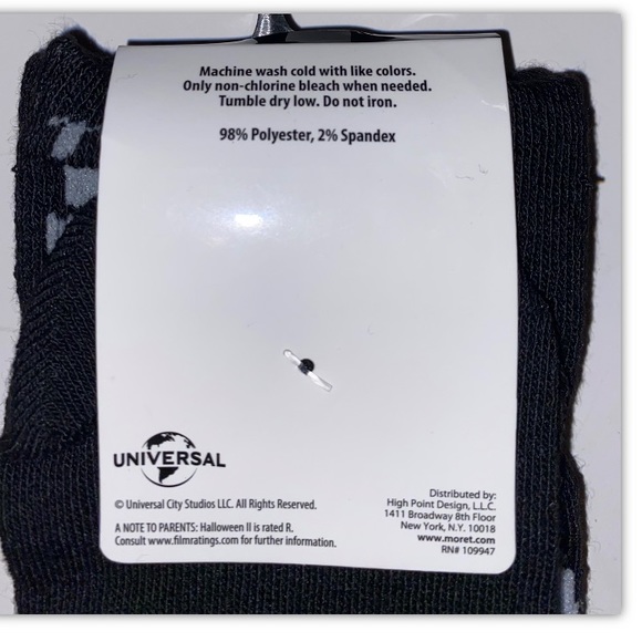 Halloween II Crew Socks 1 Pair Men’s 6.5-12 Black White Michael Myers Mask NEW! - Picture 4 of 8